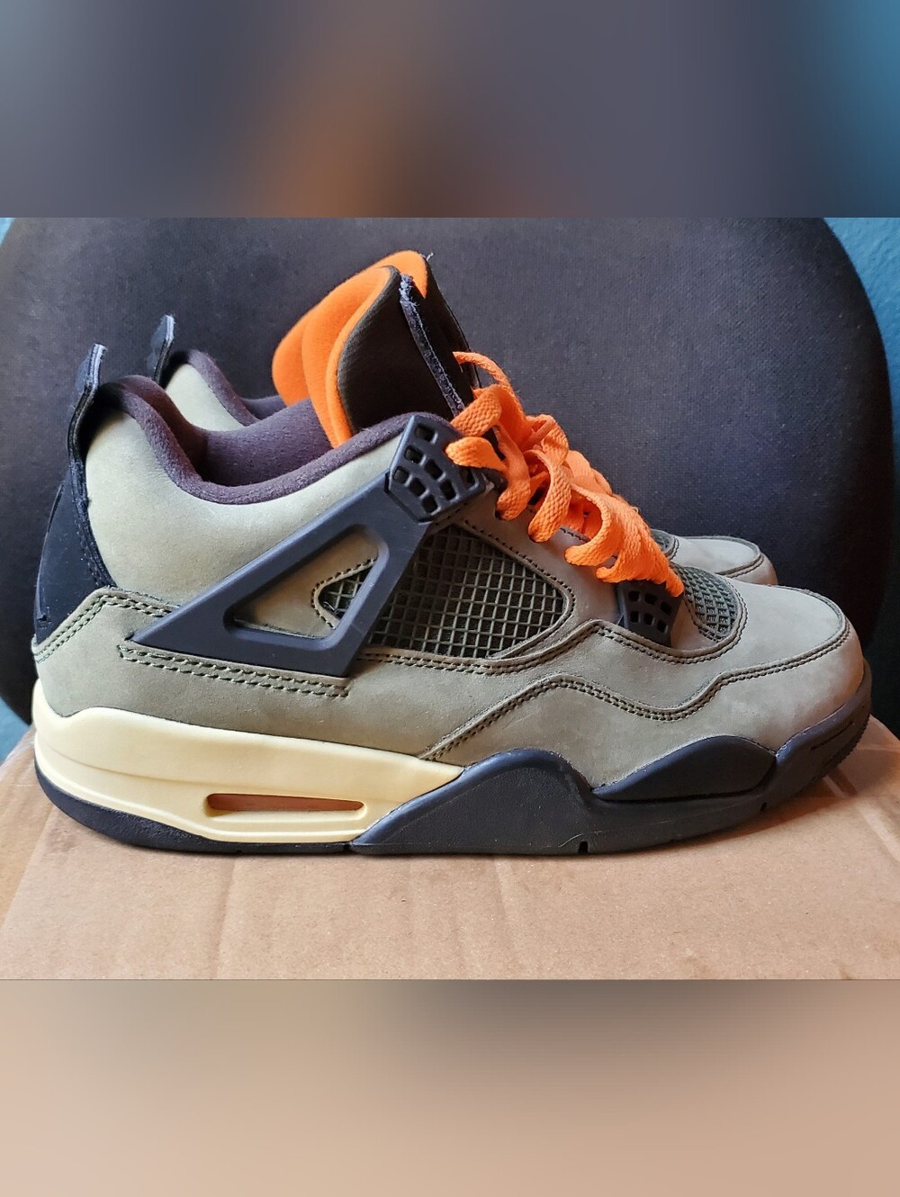 Air Jordan 4 Retro Undefeated. Size 8.5